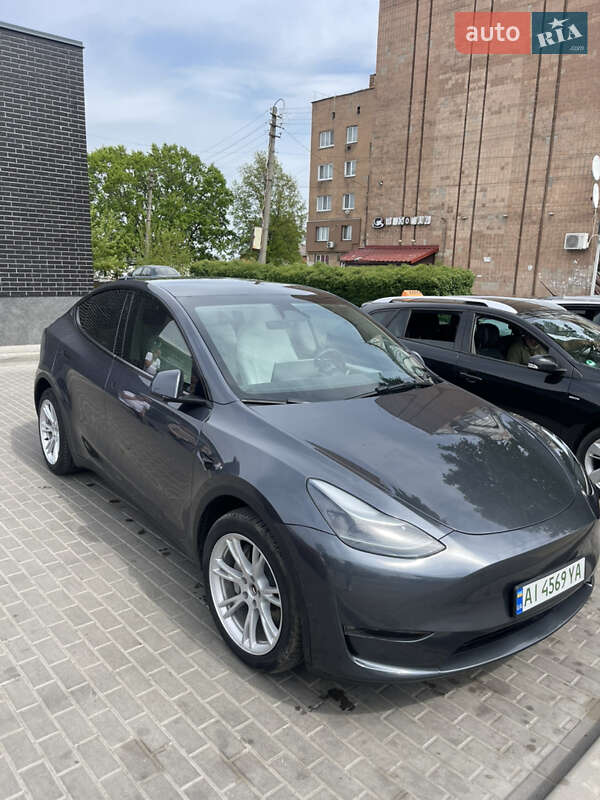 Tesla Model Y 2023