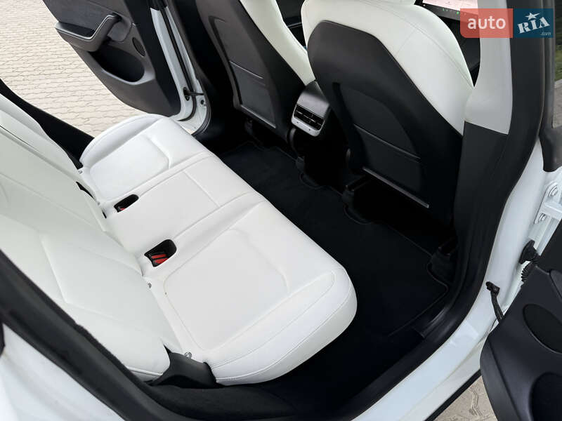 Внедорожник / Кроссовер Tesla Model Y 2023 в Виннице