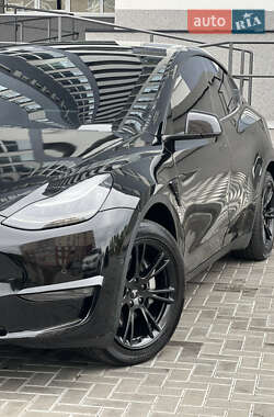 Внедорожник / Кроссовер Tesla Model Y 2021 в 