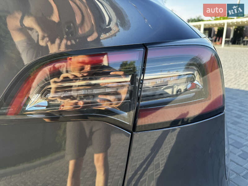 Внедорожник / Кроссовер Tesla Model Y 2020 в Киеве