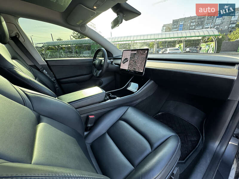 Внедорожник / Кроссовер Tesla Model Y 2020 в Киеве