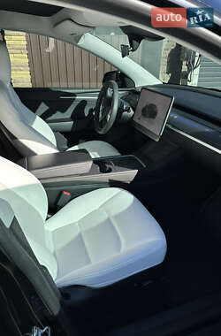 Внедорожник / Кроссовер Tesla Model Y 2023 в 