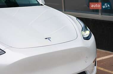 Позашляховик / Кросовер Tesla Model Y 2022 в 