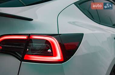 Позашляховик / Кросовер Tesla Model Y 2022 в 