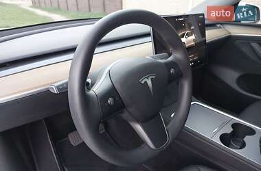 Позашляховик / Кросовер Tesla Model Y 2023 в 