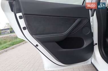 Позашляховик / Кросовер Tesla Model Y 2023 в 