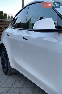 Внедорожник / Кроссовер Tesla Model Y 2021 в 