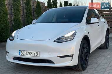 Внедорожник / Кроссовер Tesla Model Y 2021 в 
