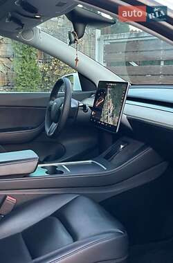 Внедорожник / Кроссовер Tesla Model Y 2021 в 