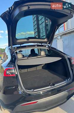 Внедорожник / Кроссовер Tesla Model Y 2024 в 