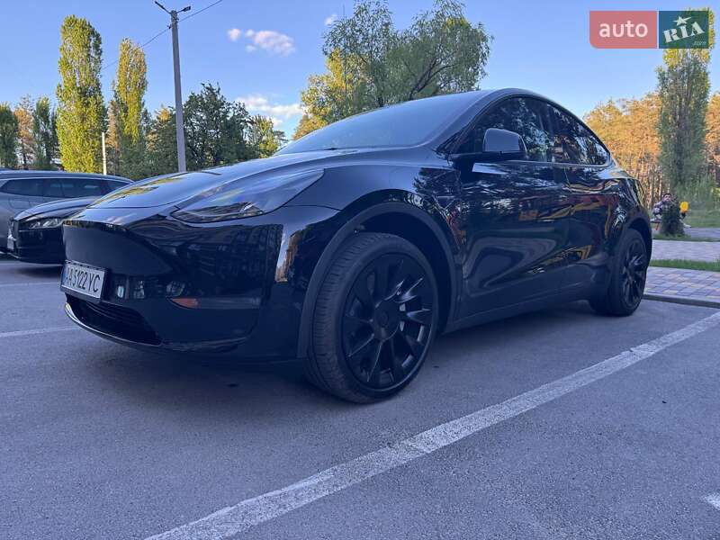 Внедорожник / Кроссовер Tesla Model Y 2024 в Киеве