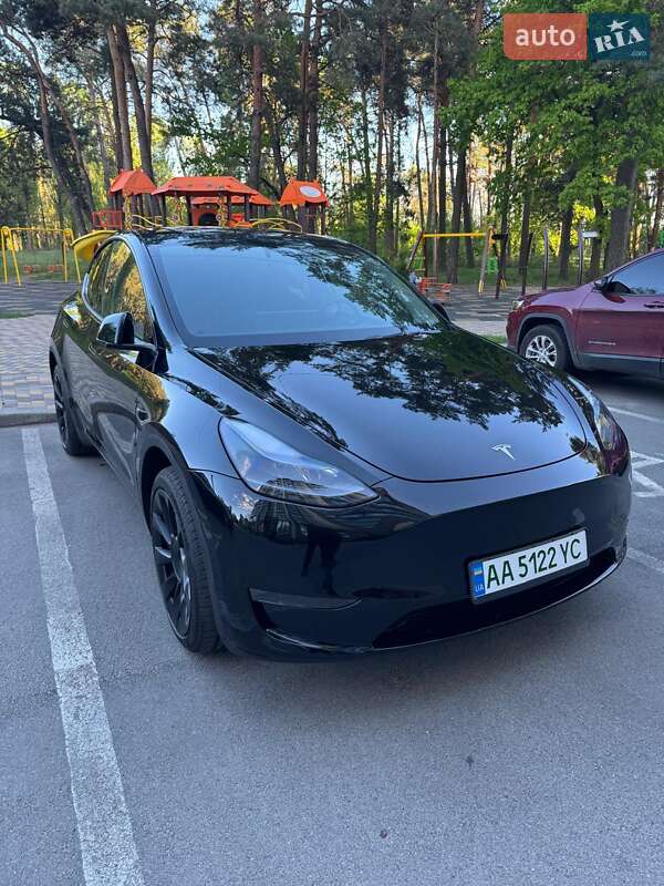 Внедорожник / Кроссовер Tesla Model Y 2024 в Киеве