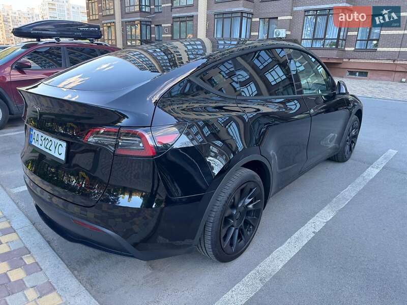 Внедорожник / Кроссовер Tesla Model Y 2024 в Киеве