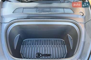 Внедорожник / Кроссовер Tesla Model Y 2024 в 