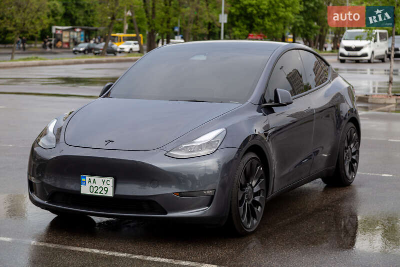 Внедорожник / Кроссовер Tesla Model Y 2022 в Киеве