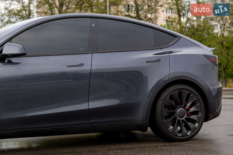 Внедорожник / Кроссовер Tesla Model Y 2022 в Киеве