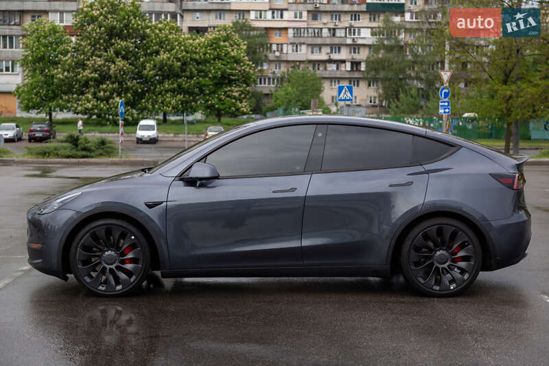 Внедорожник / Кроссовер Tesla Model Y 2022 в Киеве