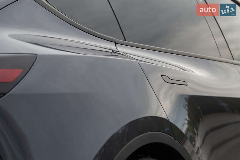Внедорожник / Кроссовер Tesla Model Y 2022 в Киеве