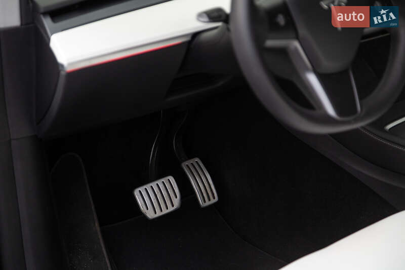 Внедорожник / Кроссовер Tesla Model Y 2022 в Киеве