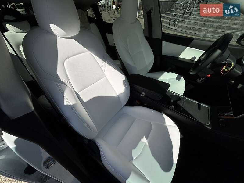 Внедорожник / Кроссовер Tesla Model Y 2022 в Днепре