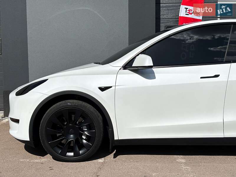 Позашляховик / Кросовер Tesla Model Y 2021 в Києві