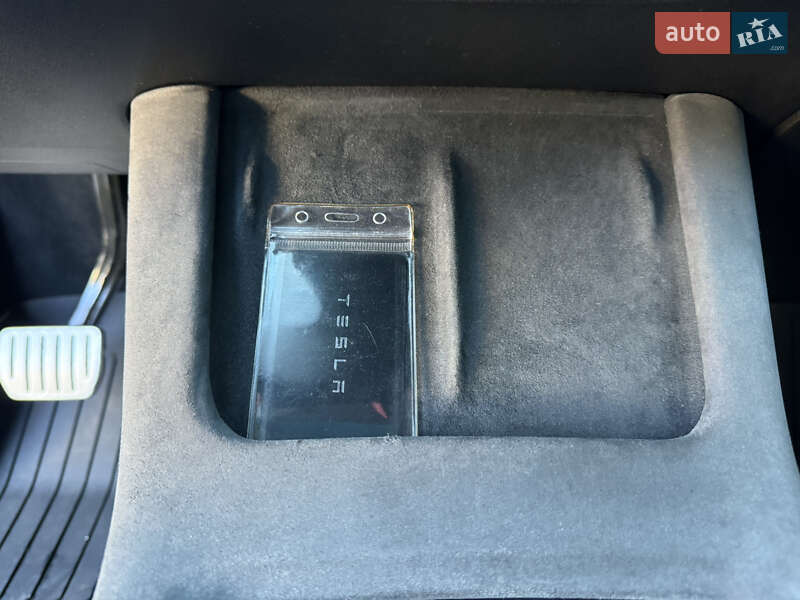 Внедорожник / Кроссовер Tesla Model Y 2021 в Полтаве