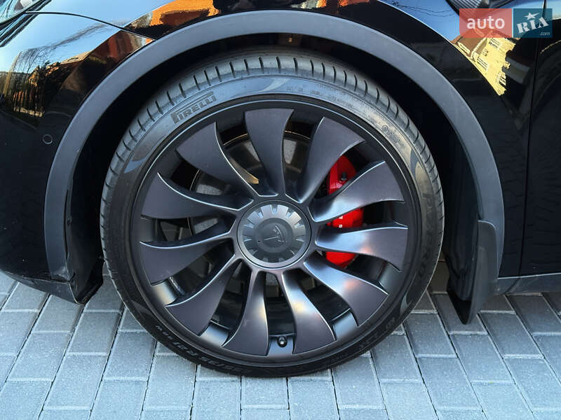 Внедорожник / Кроссовер Tesla Model Y 2021 в Полтаве