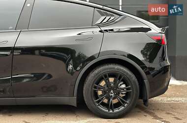 Позашляховик / Кросовер Tesla Model Y 2021 в 