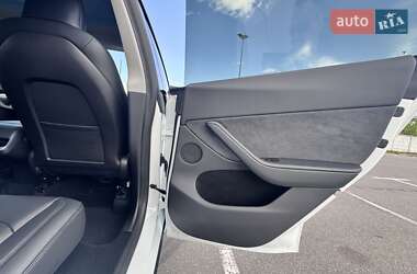 Позашляховик / Кросовер Tesla Model Y 2022 в 