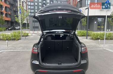 Позашляховик / Кросовер Tesla Model Y 2023 в 