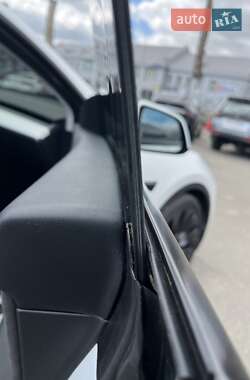 Внедорожник / Кроссовер Tesla Model Y 2021 в 