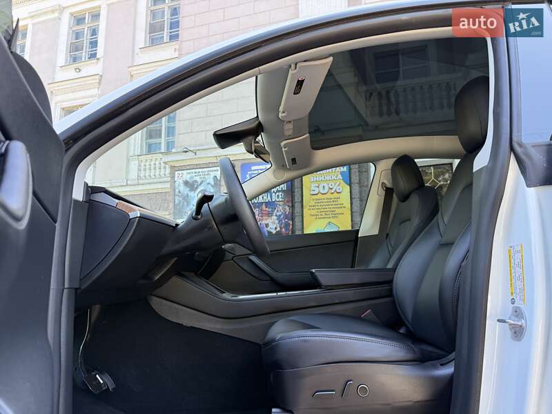 Позашляховик / Кросовер Tesla Model Y 2021 в Кам'янському