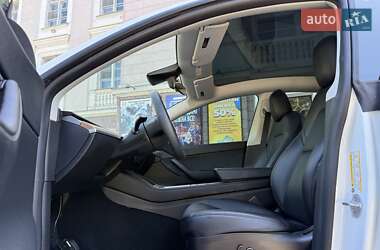 Внедорожник / Кроссовер Tesla Model Y 2021 в 