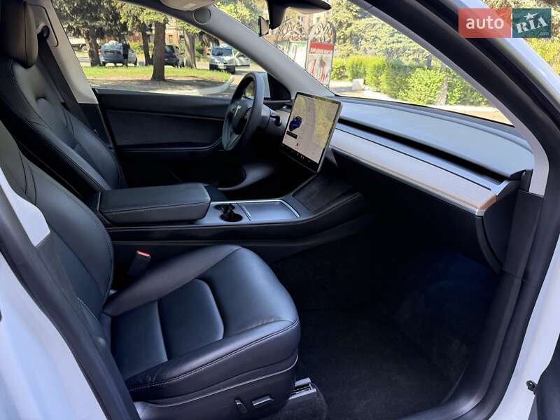 Позашляховик / Кросовер Tesla Model Y 2021 в Кам'янському