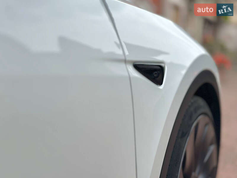 Внедорожник / Кроссовер Tesla Model Y 2021 в Стрые