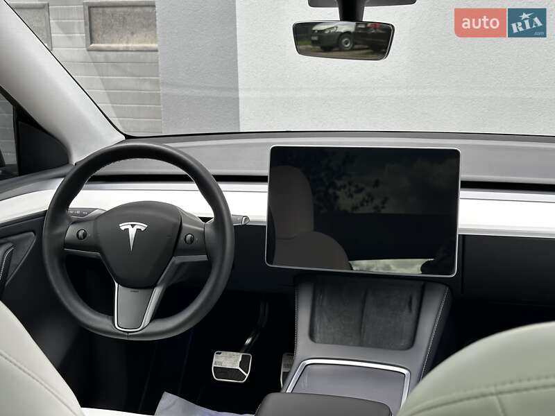 Внедорожник / Кроссовер Tesla Model Y 2023 в Киеве
