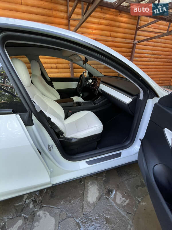 Внедорожник / Кроссовер Tesla Model Y 2021 в Днепре