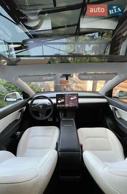 Внедорожник / Кроссовер Tesla Model Y 2021 в 