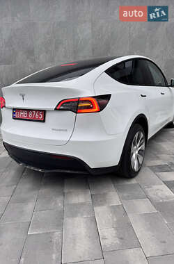 Внедорожник / Кроссовер Tesla Model Y 2023 в 
