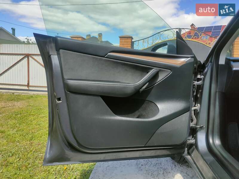 Позашляховик / Кросовер Tesla Model Y 2023 в Києві