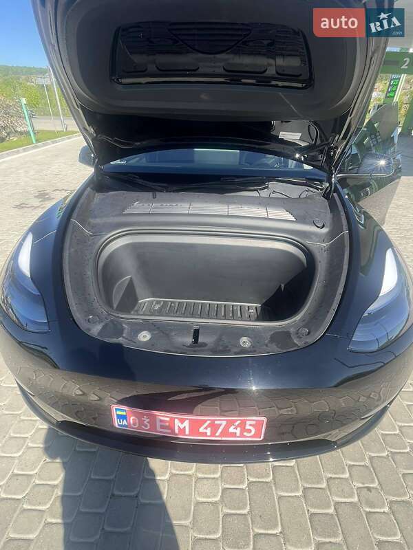 Внедорожник / Кроссовер Tesla Model Y 2023 в Тернополе