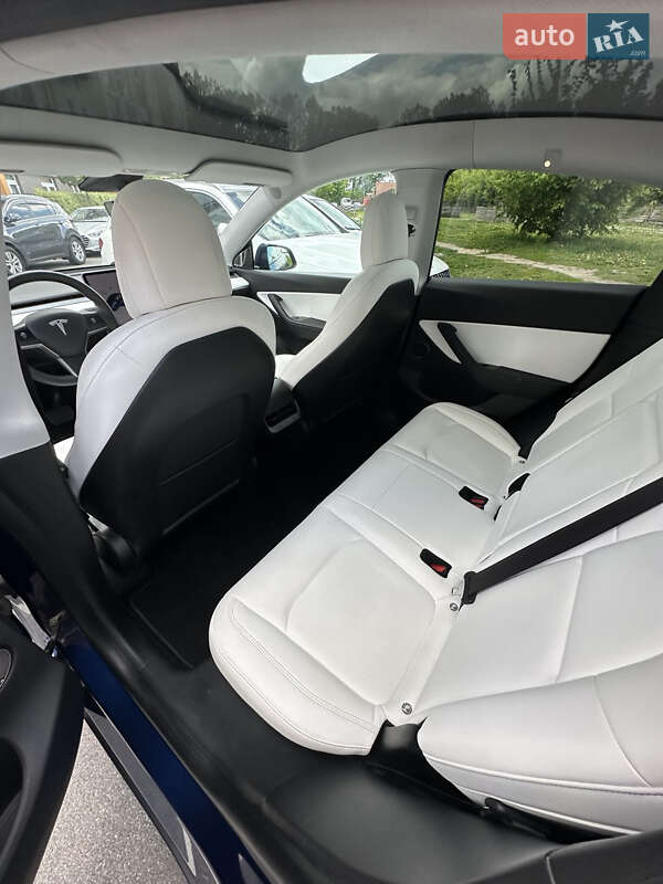 Внедорожник / Кроссовер Tesla Model Y 2021 в Киеве