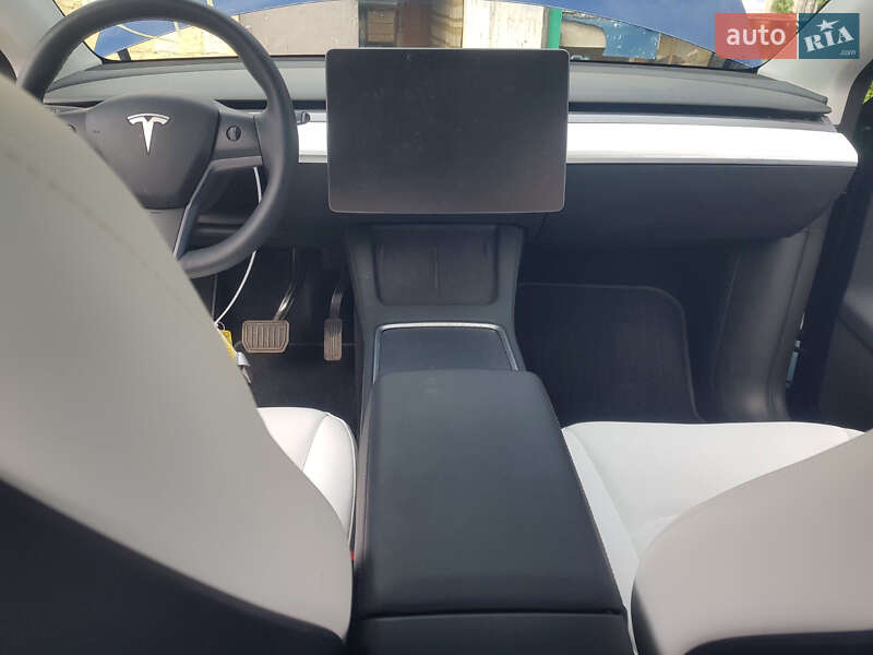 Внедорожник / Кроссовер Tesla Model Y 2023 в Киеве