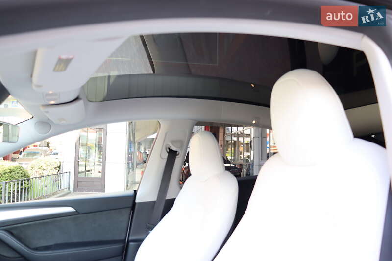 Внедорожник / Кроссовер Tesla Model Y 2023 в Львове