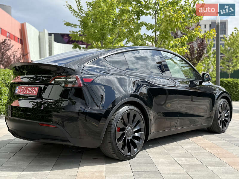 Внедорожник / Кроссовер Tesla Model Y 2023 в Киеве