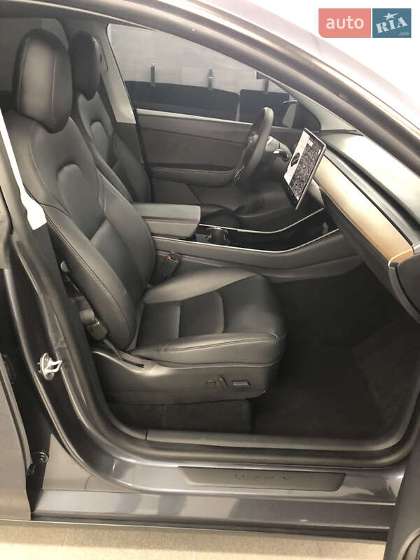 Внедорожник / Кроссовер Tesla Model Y 2020 в Ивано-Франковске