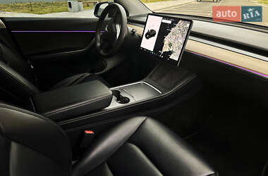 Позашляховик / Кросовер Tesla Model Y 2021 в 