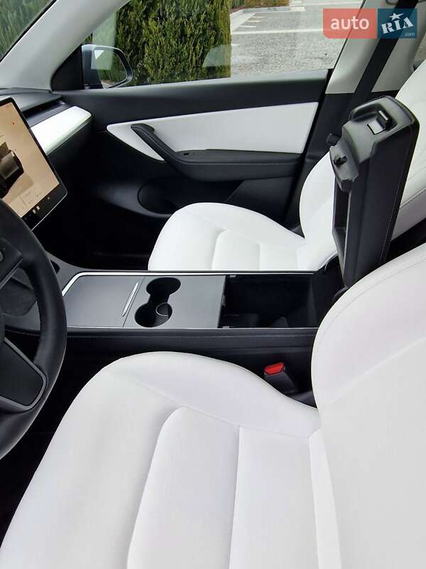 Внедорожник / Кроссовер Tesla Model Y 2022 в Днепре