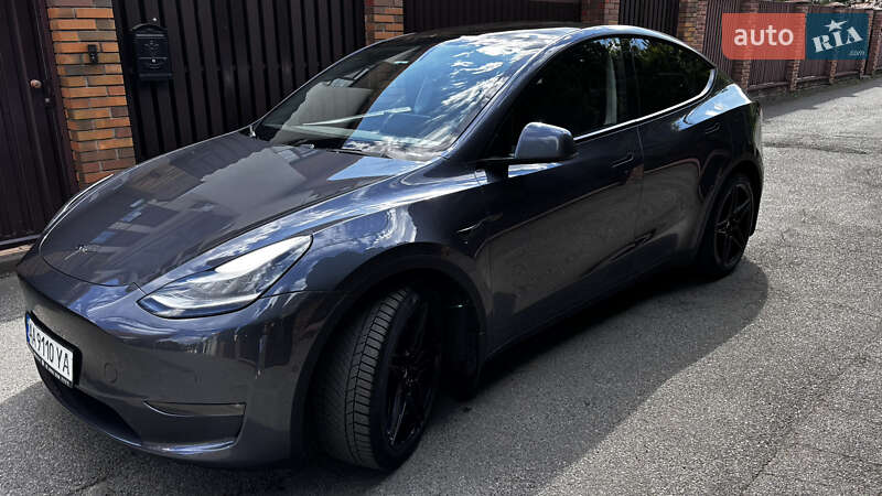 Внедорожник / Кроссовер Tesla Model Y 2020 в Киеве