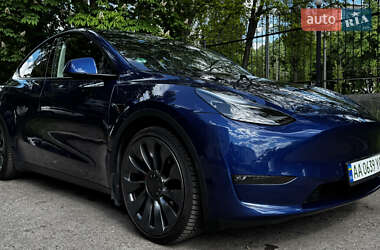 Внедорожник / Кроссовер Tesla Model Y 2022 в Киеве